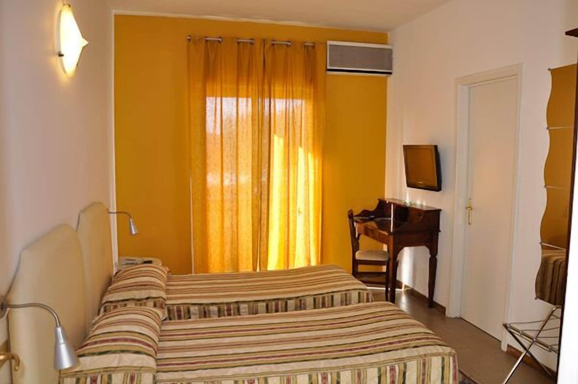 סאן ג'ובאני לה פונטה Tk Hotel - Ex Ares מראה חיצוני תמונה